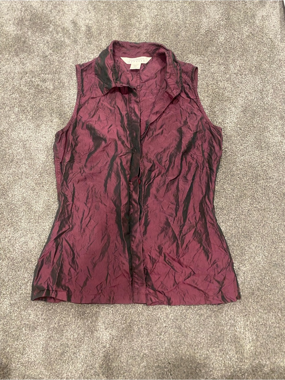 Express Sleeveless Button-Down Shirt - Burgundy